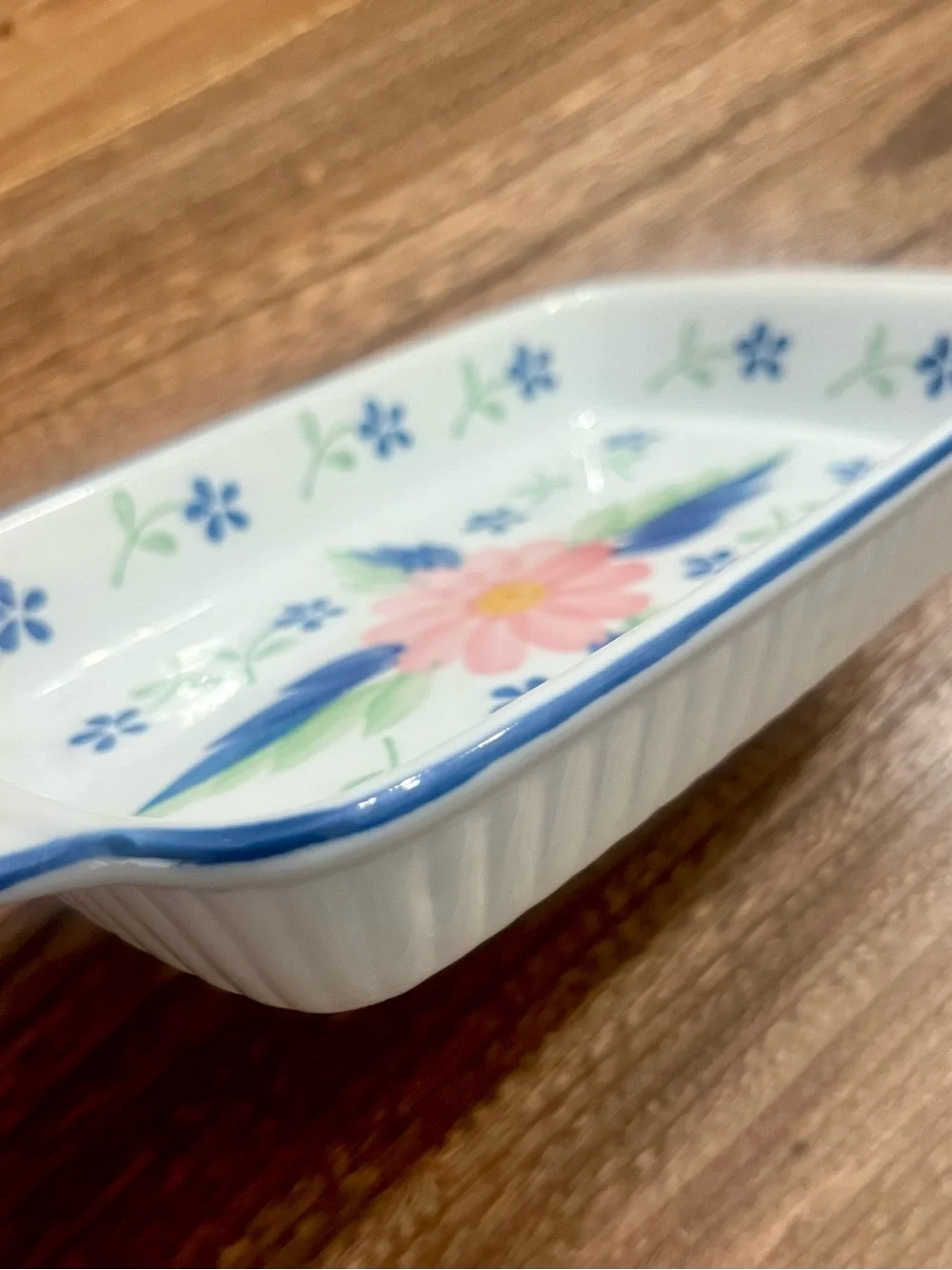 Small hand painted floral ceramic baking dish VTG